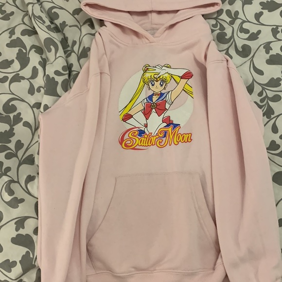 3 sweaters one in purple the second in pink and on in black - Picture 5 of 7